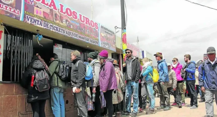 Puno: Turistas extranjeros reactivan el turismo en el Lago Titicaca